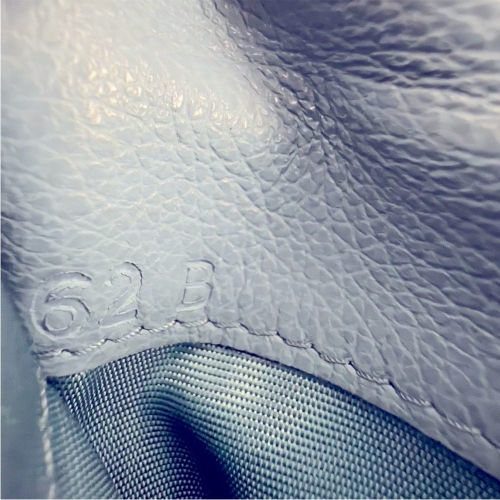 Prada, compact wallet - Picture 10 of 10